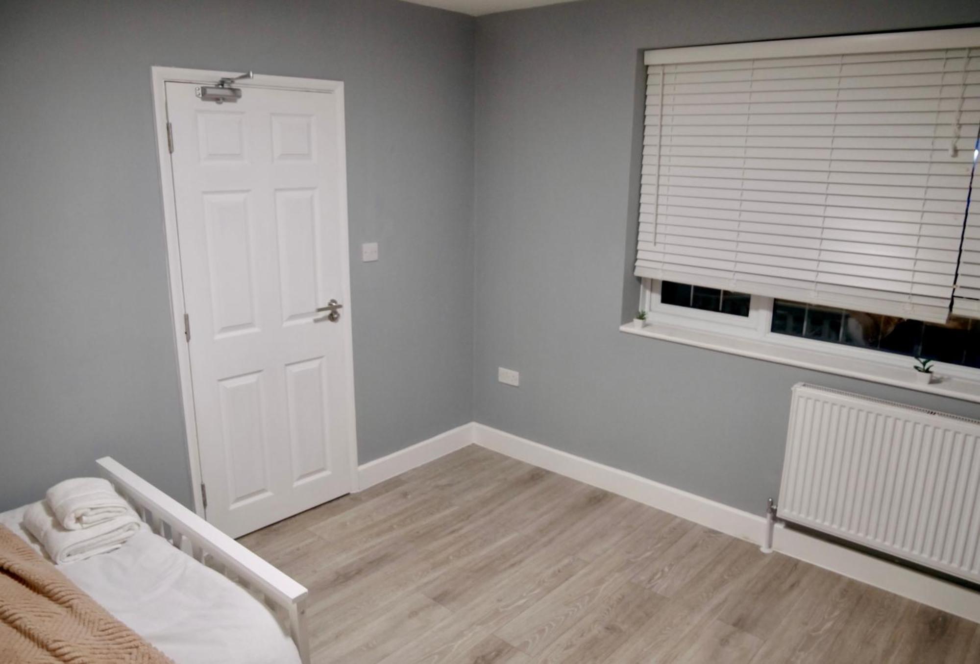 Cosy En-Suite Double Room1 Heathrow Accommodation Northolt  Exterior foto